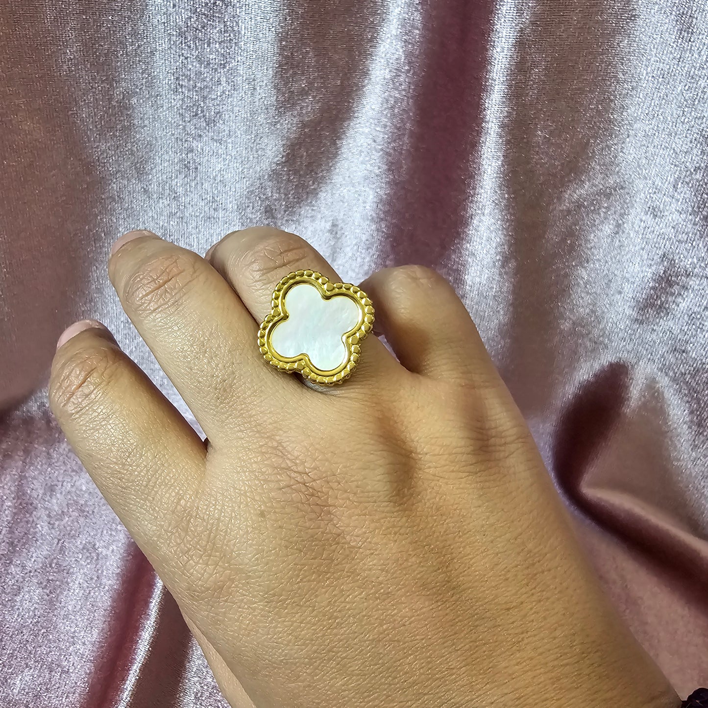 BAGUE TREFLE BLANCHE