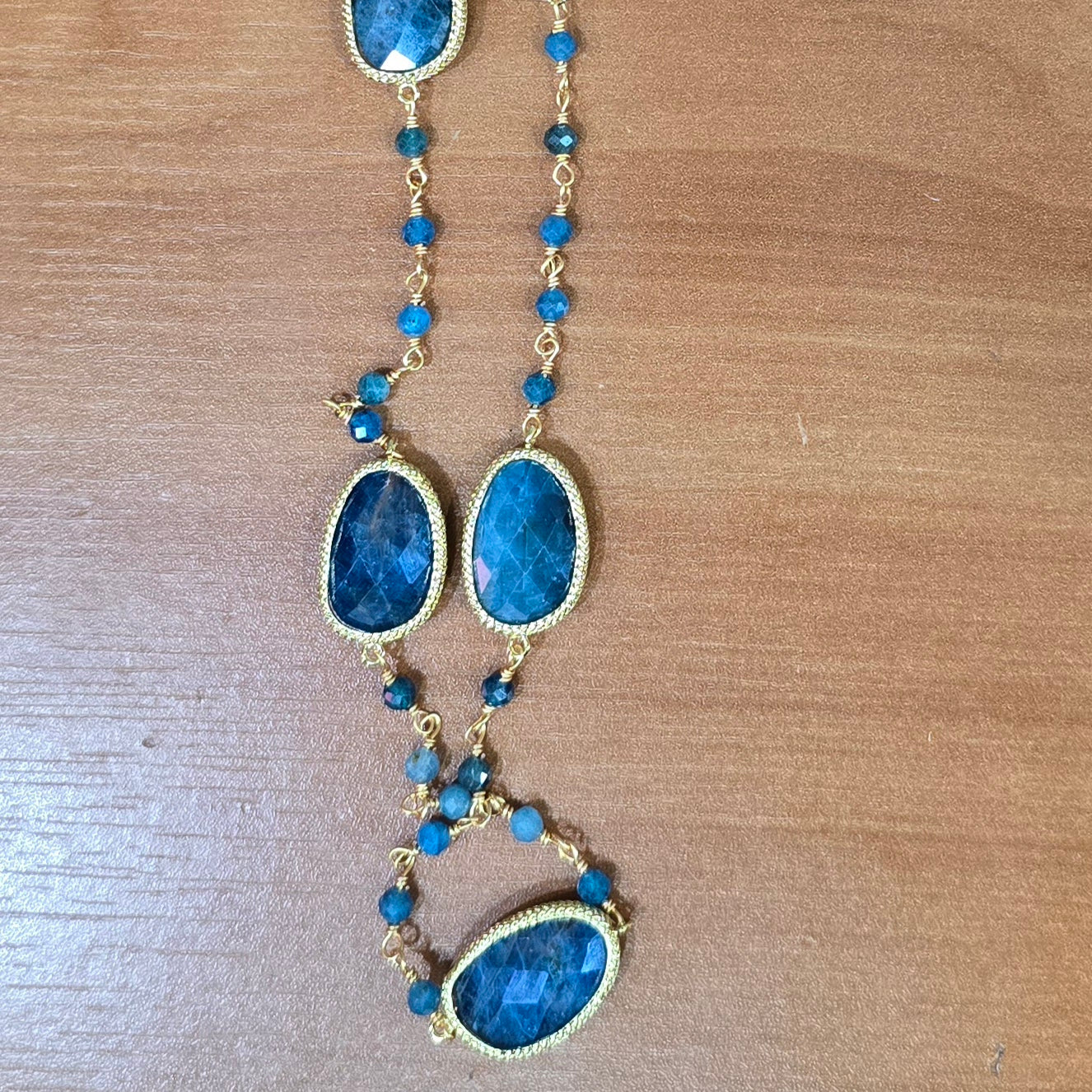 Sautoir et collier pierres naturelles