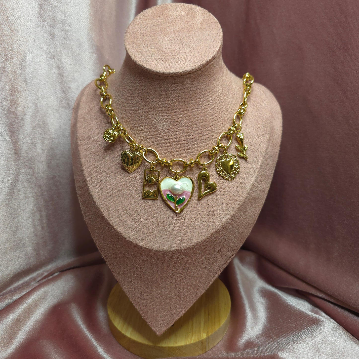 COLLIER 1