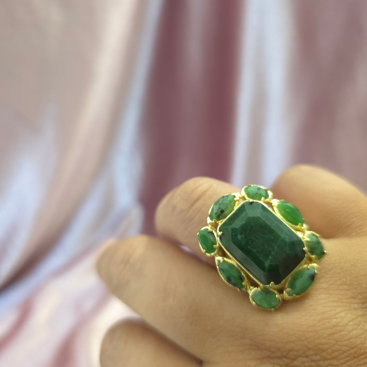 Bague carrée rubis Zoïsite