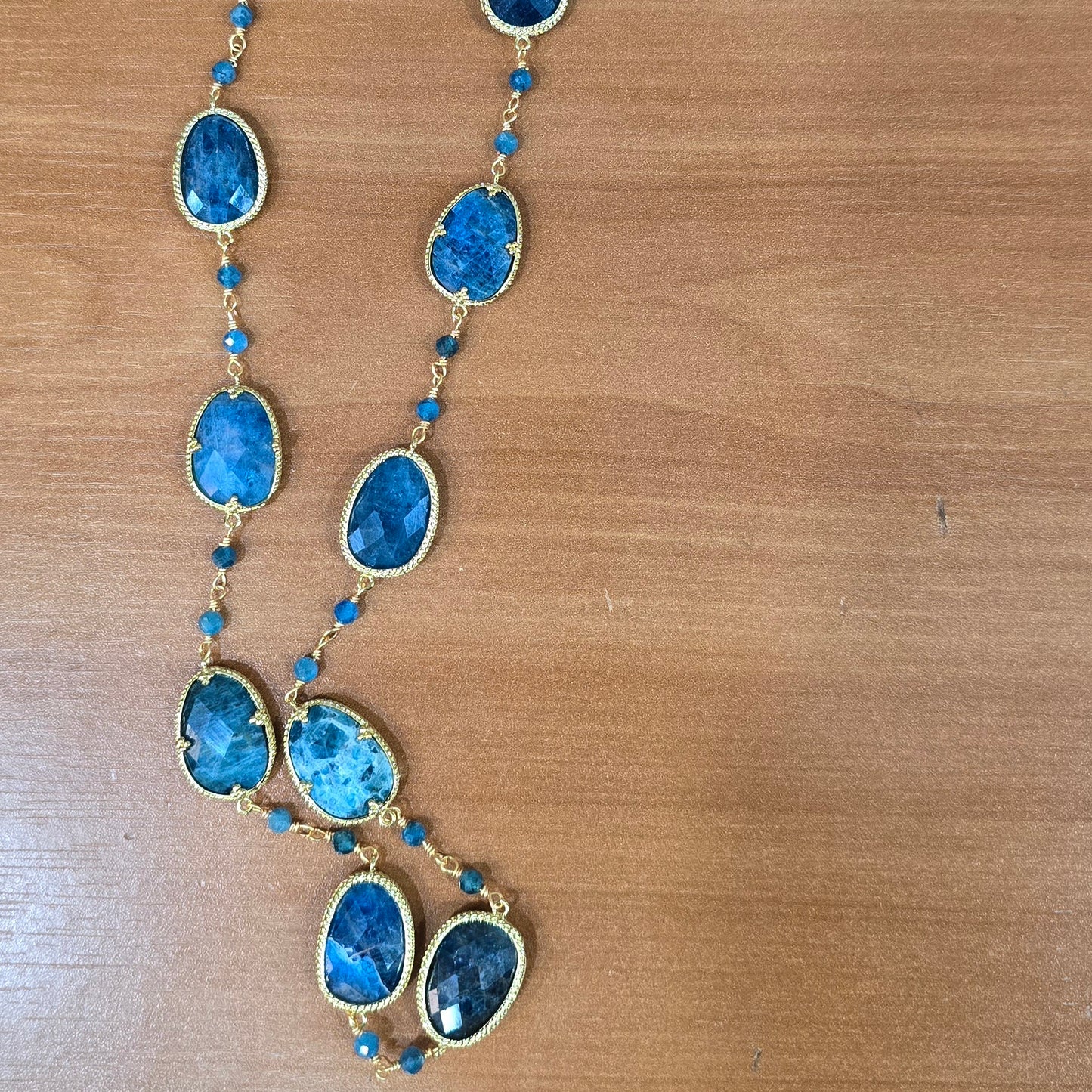 Sautoir et collier pierres naturelles