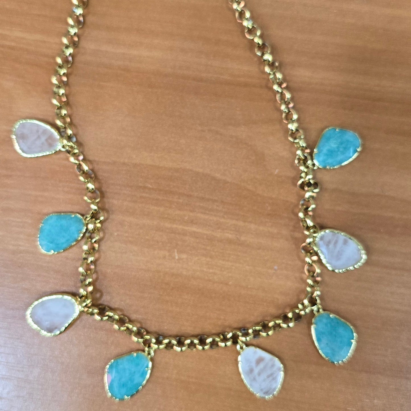 Sautoir et collier pierres naturelles