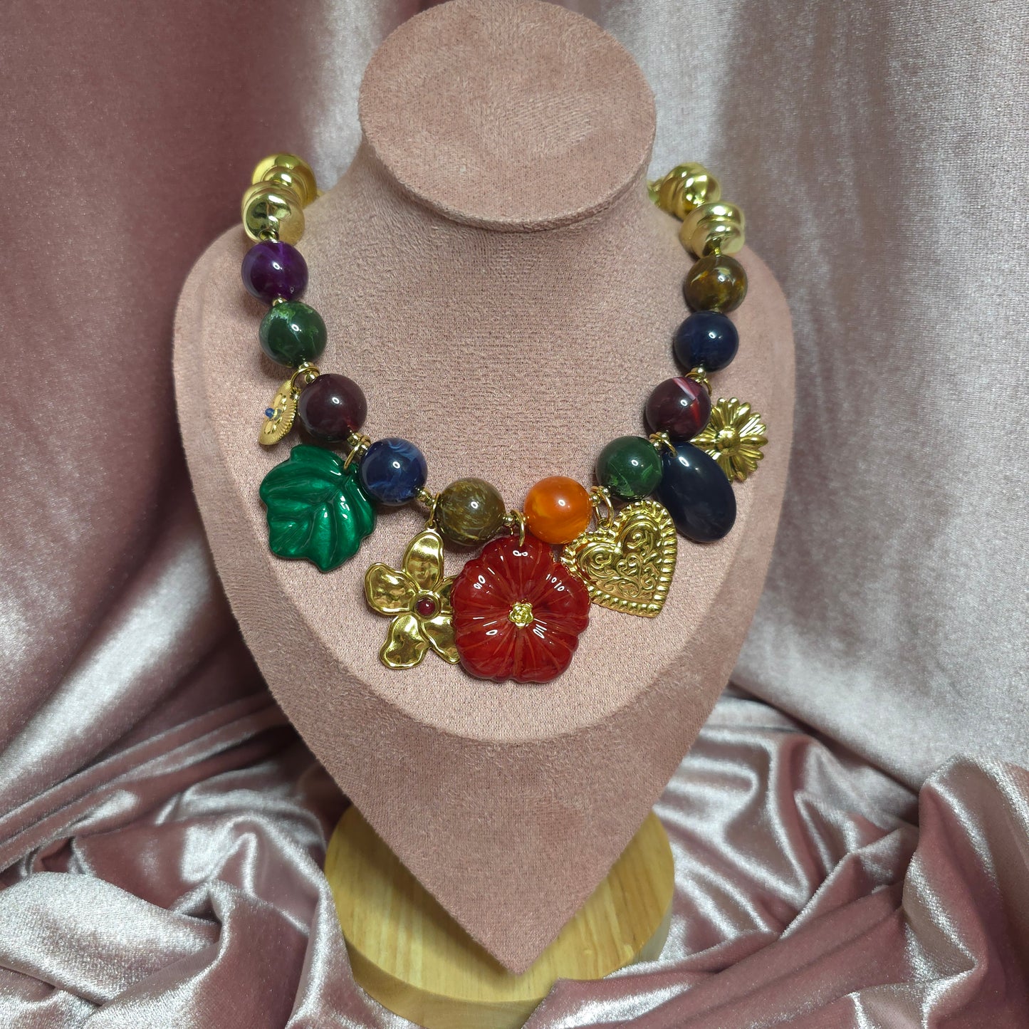 COLLIER 31