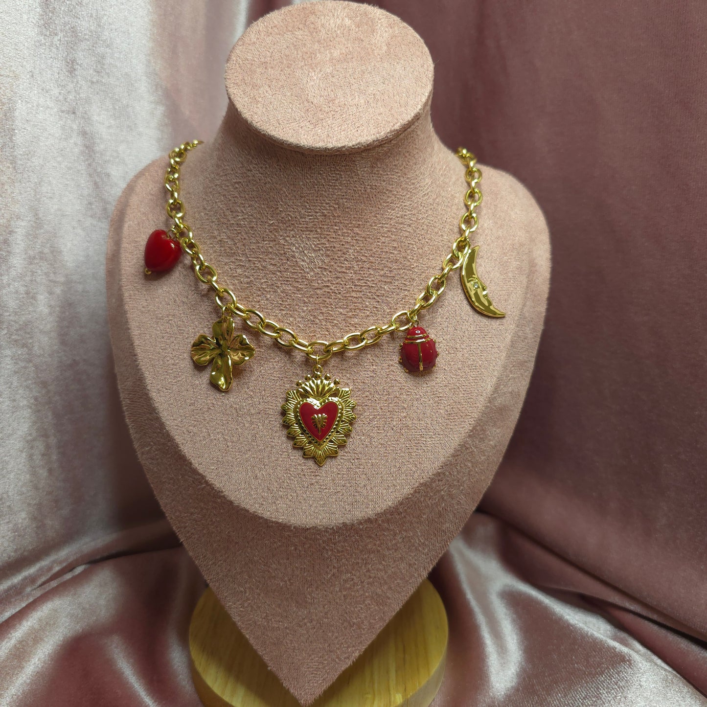 COLLIER 11