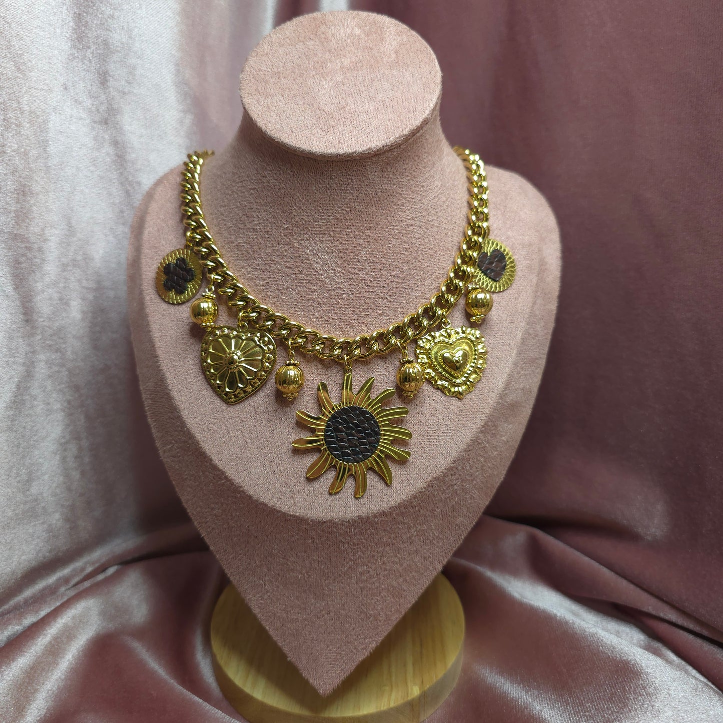 COLLIER 7