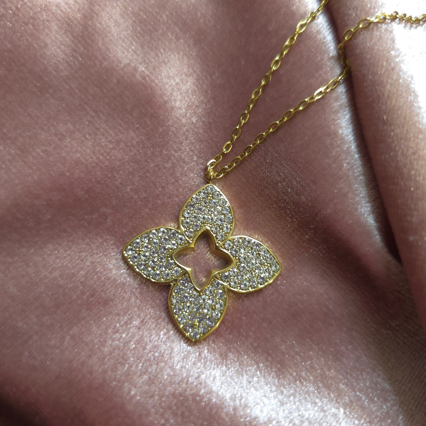 COLLIER ETOILE STRASS