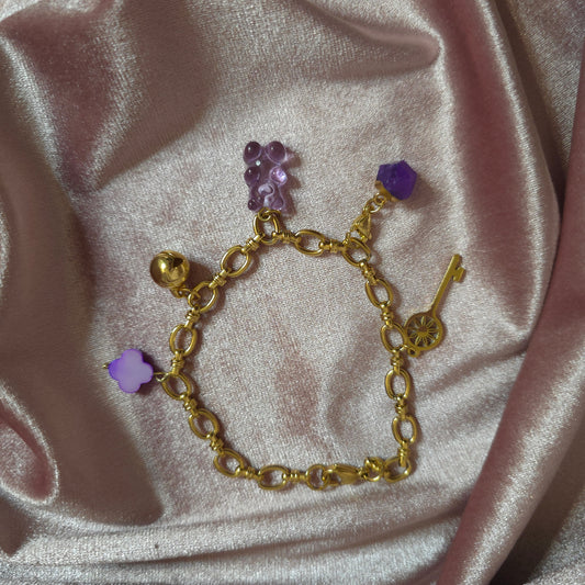 Bracelet charms violet
