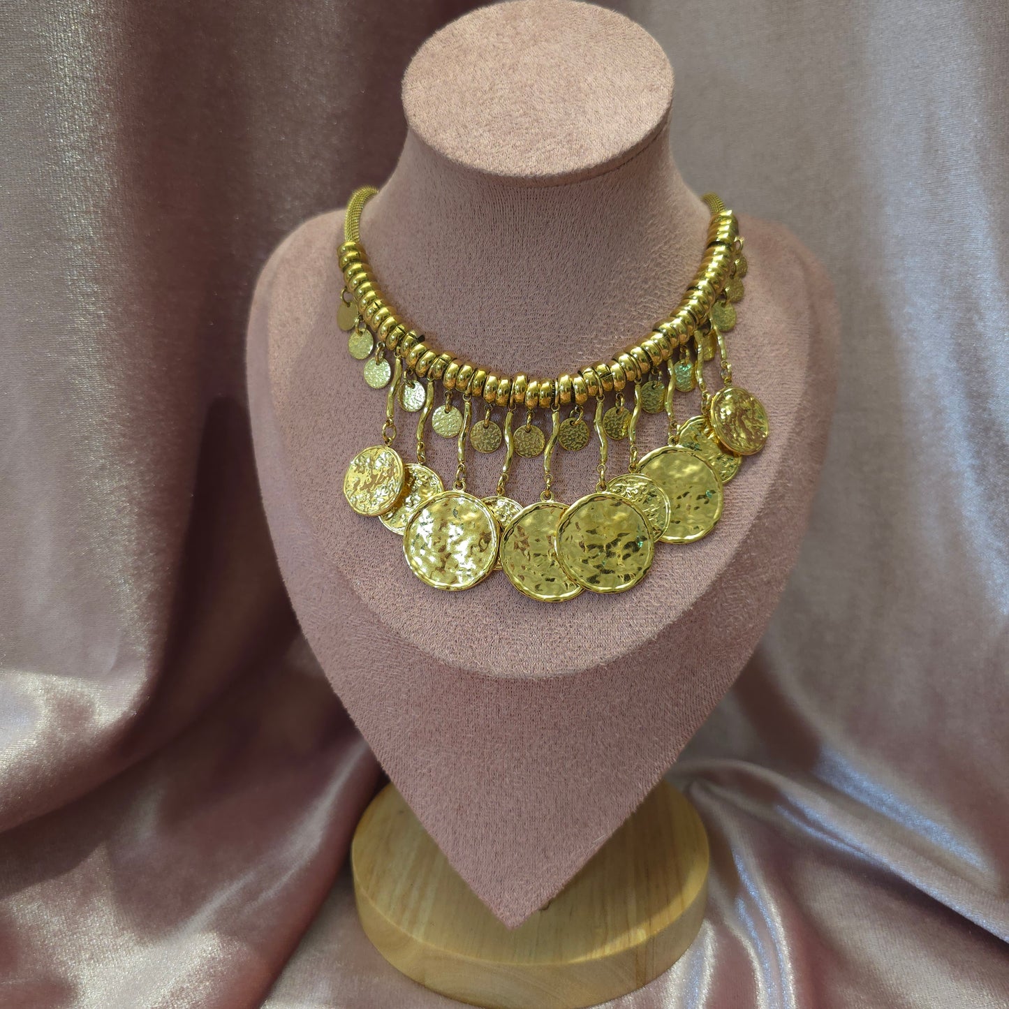 Collier 61