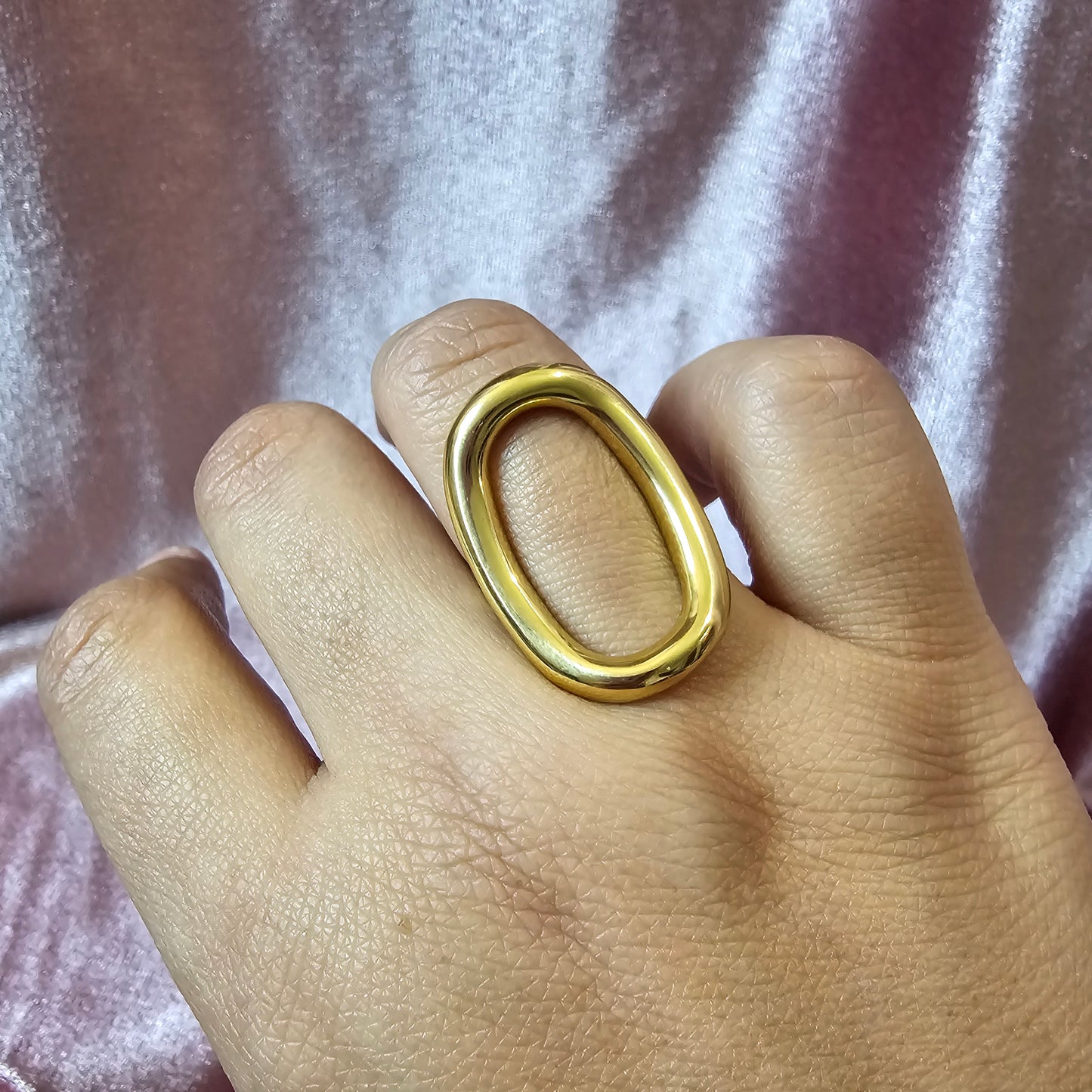 BAGUE OVALE