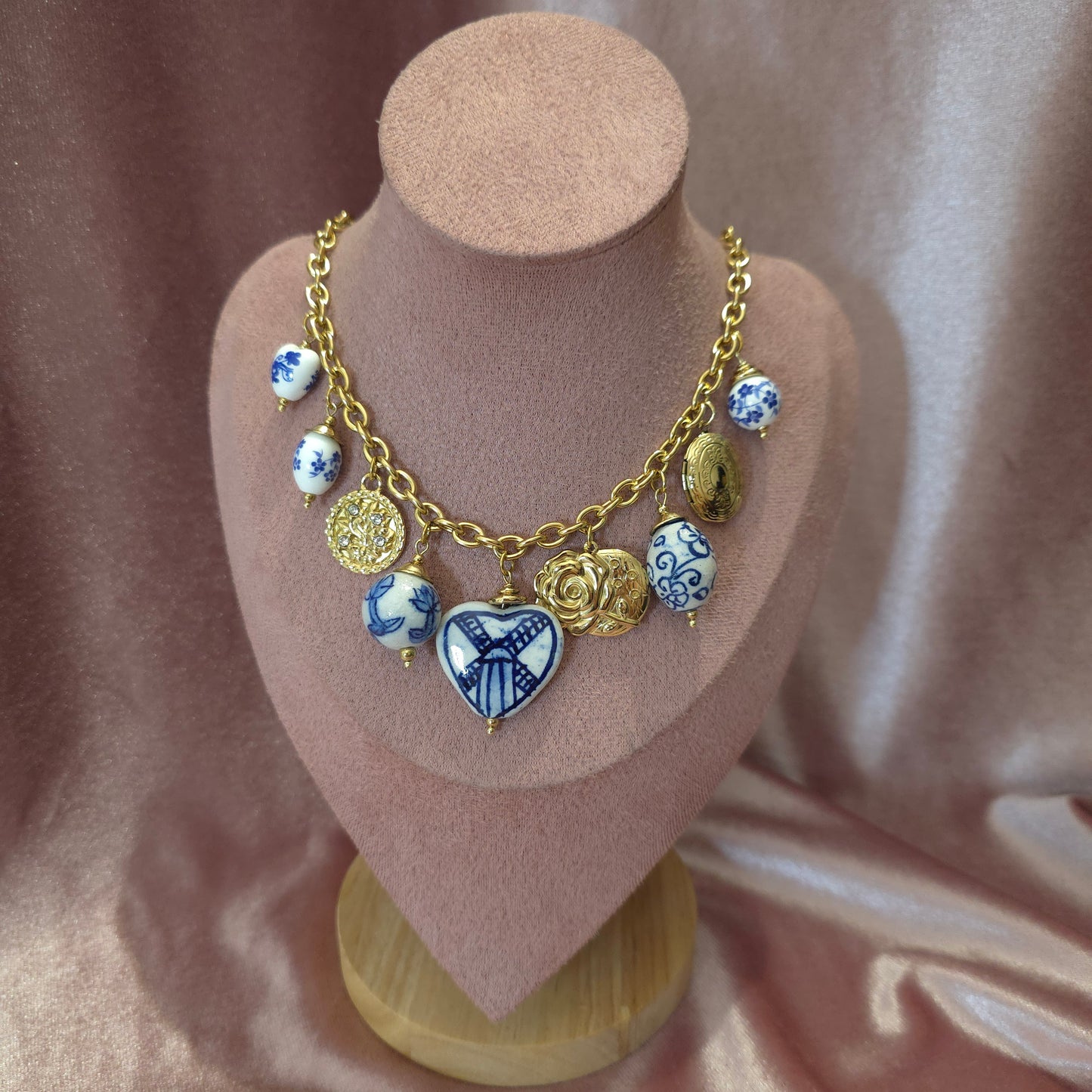 Collier 66