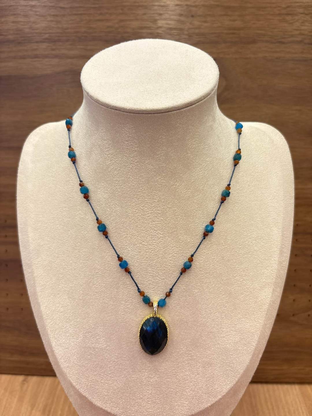 Collier HABAHA en Pierres Naturelles