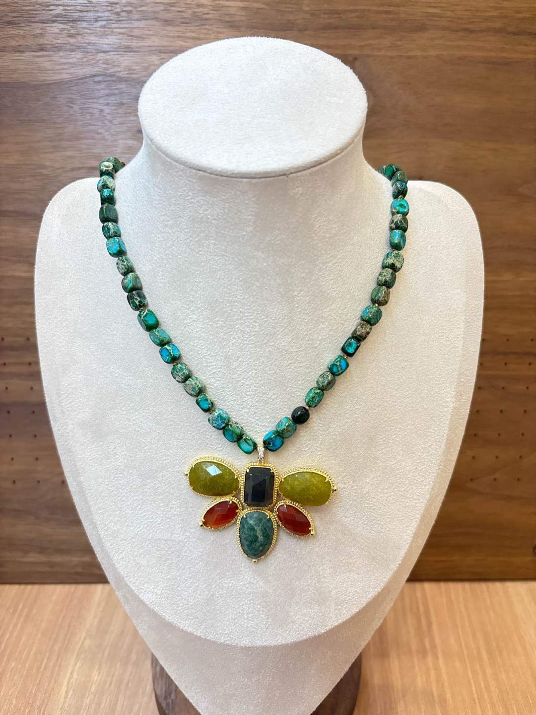 Collier HABAHA en Pierres Naturelles