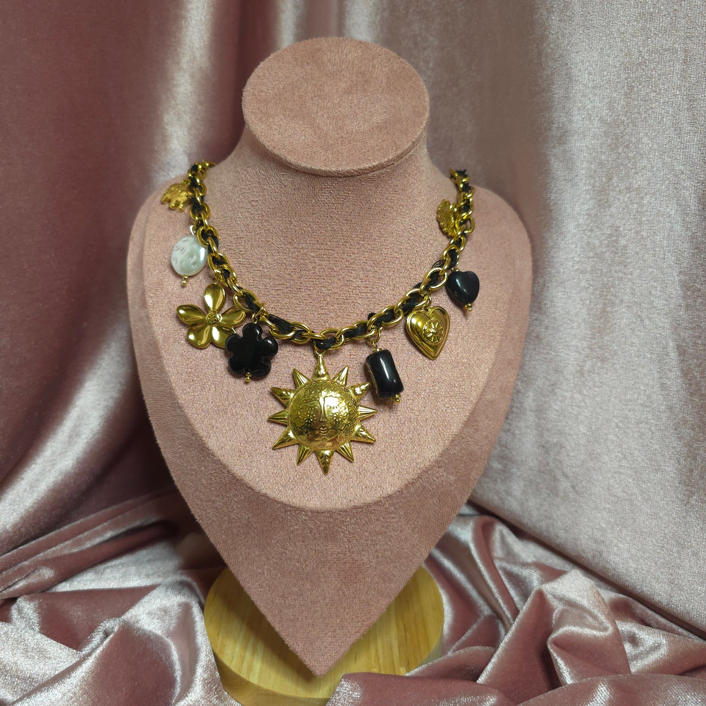 COLLIER 20