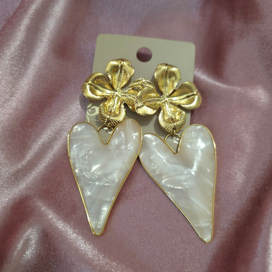 Boucles d'oreilles coeur nacré blanc