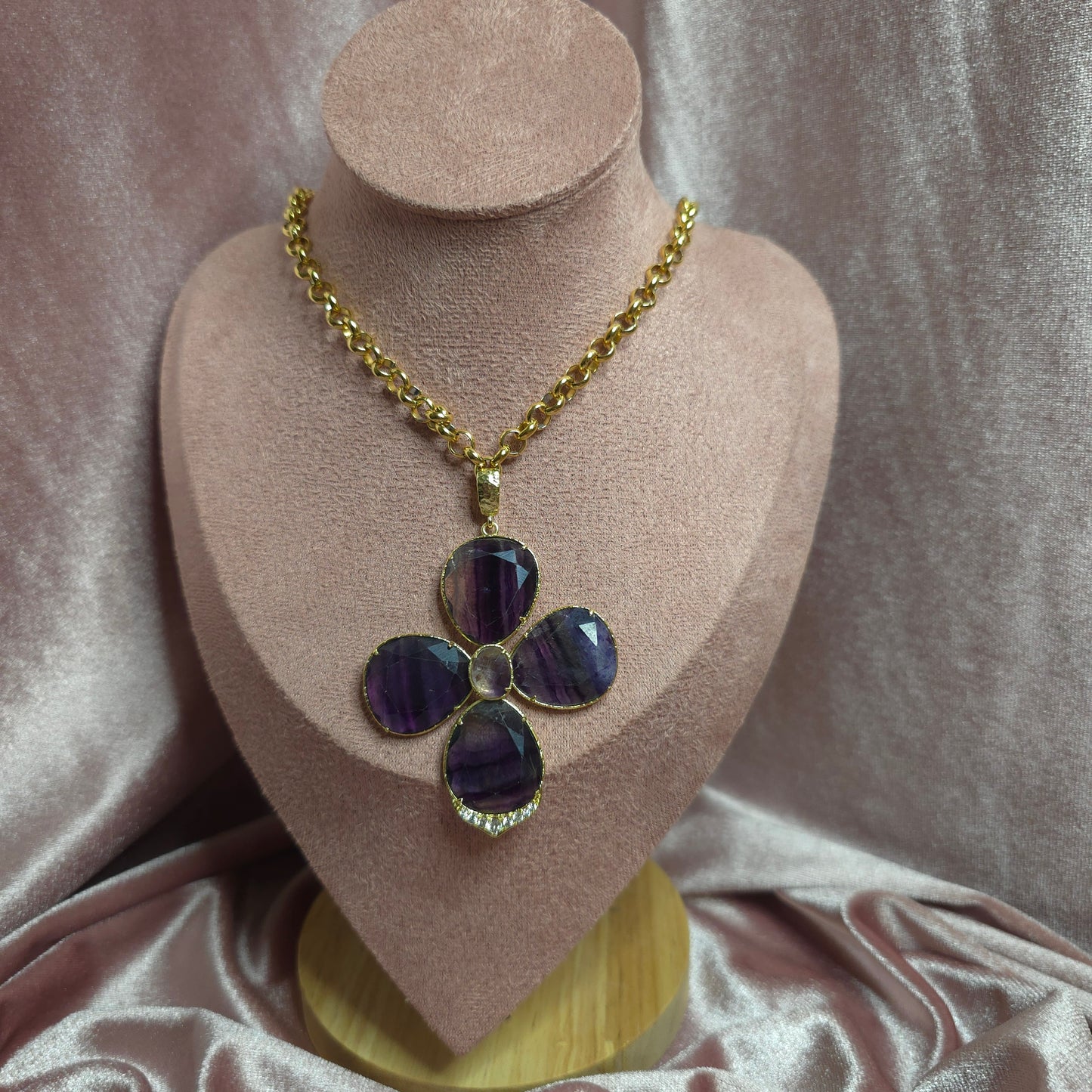 Collier Fleur Pierre Naturelle Violet