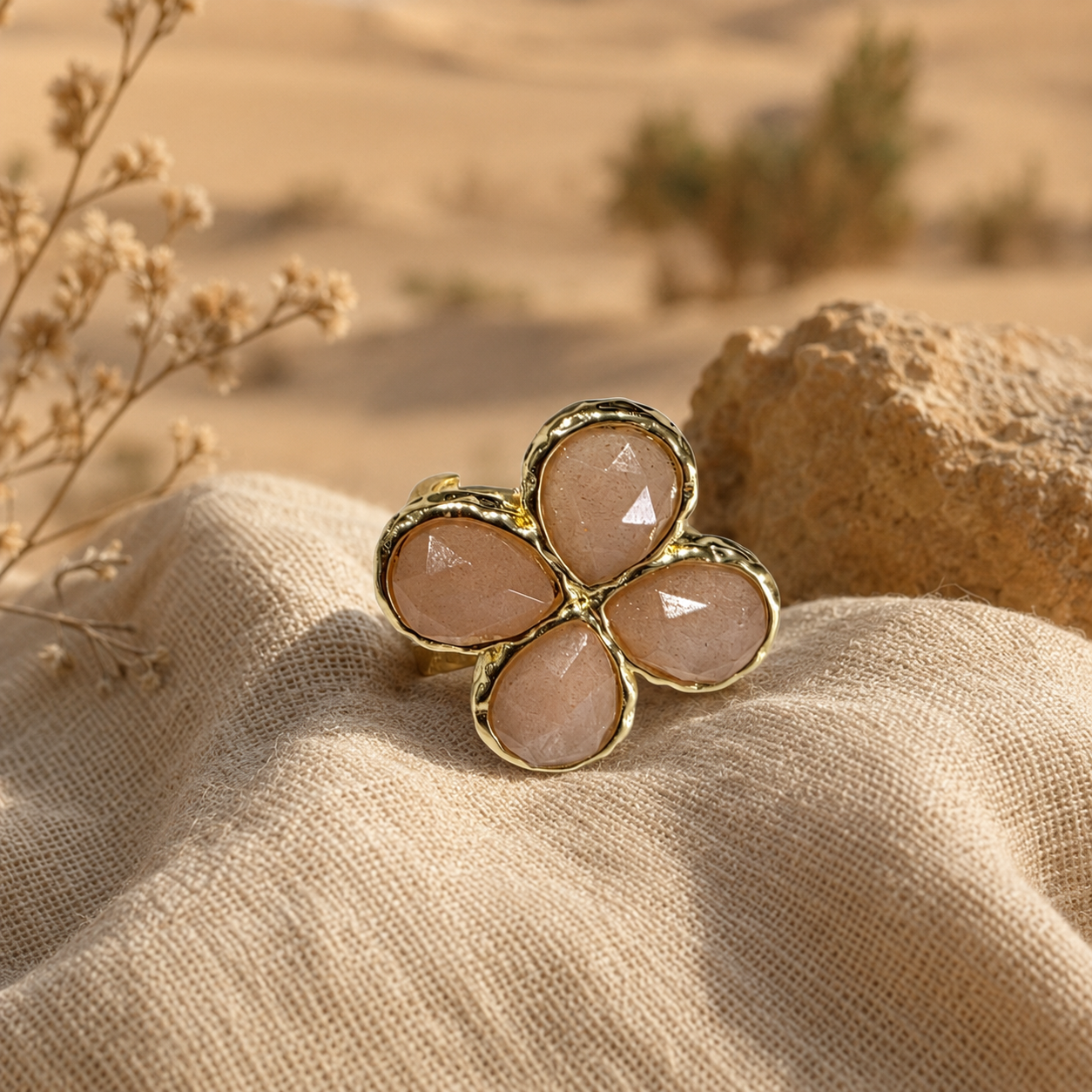 Bague 4 pétales pierre de soleil