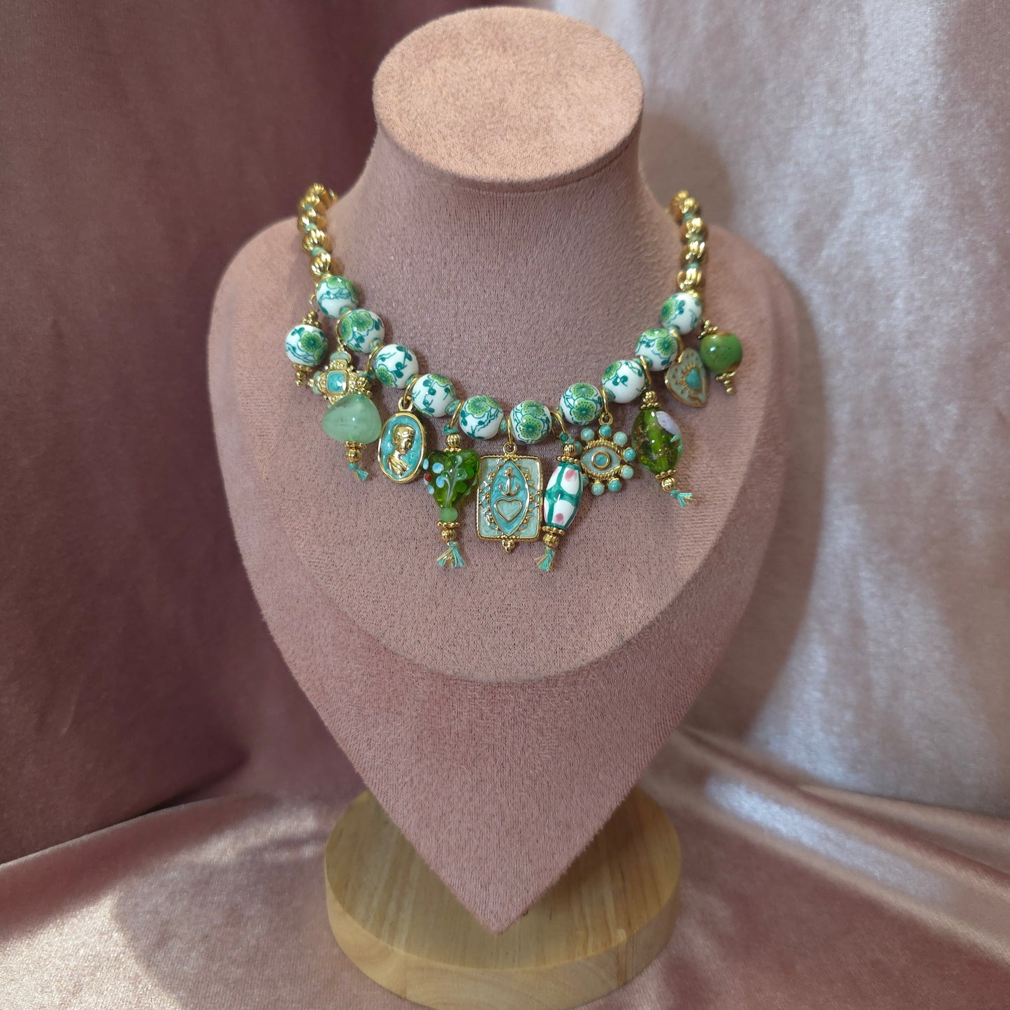 Collier 49