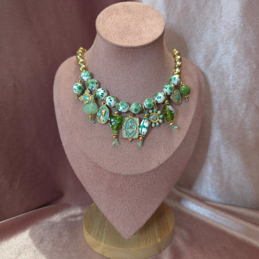 Collier 49