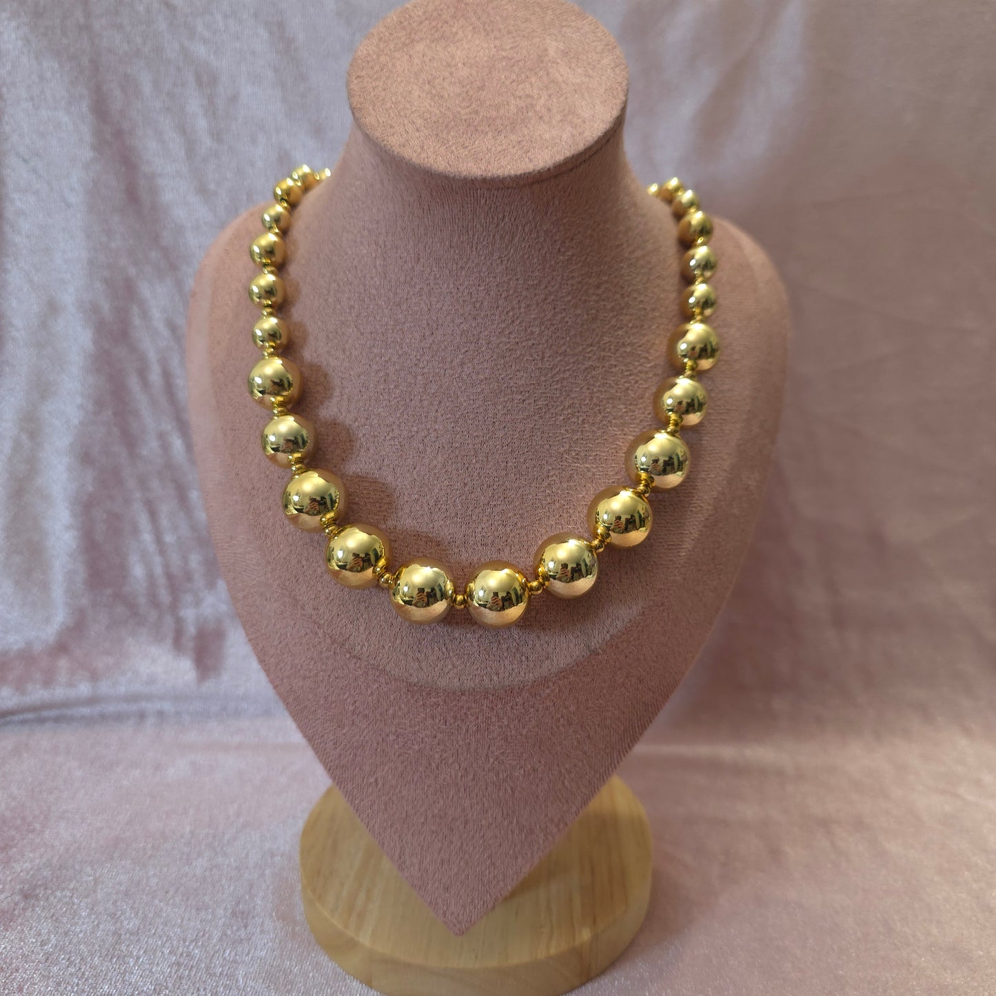 Collier 24