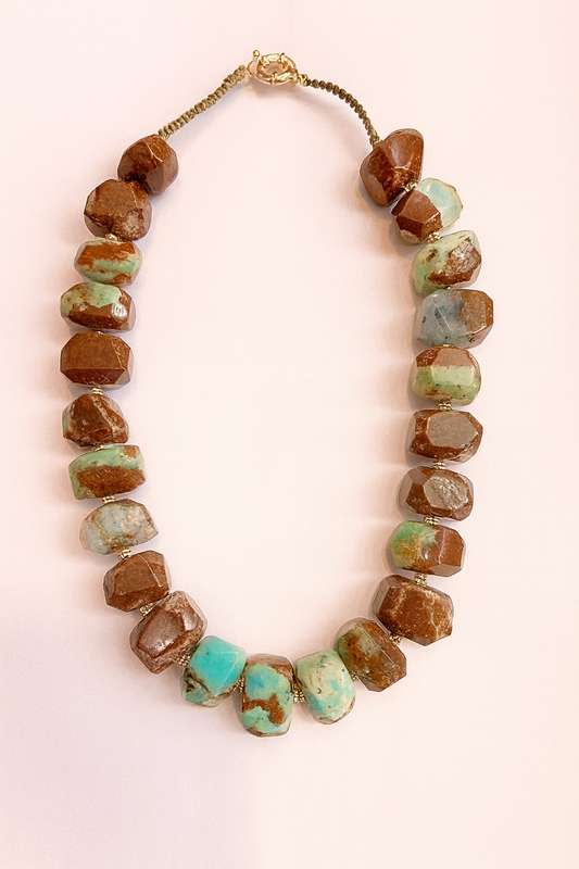 Collier vert et marron