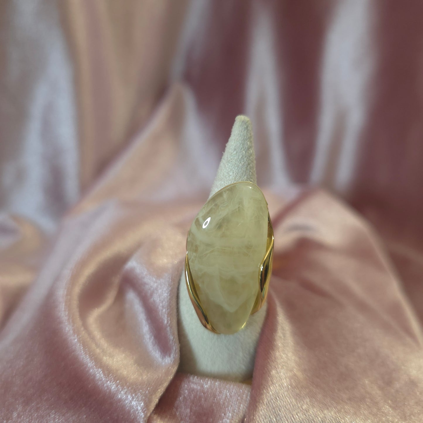 Bague allongé crème