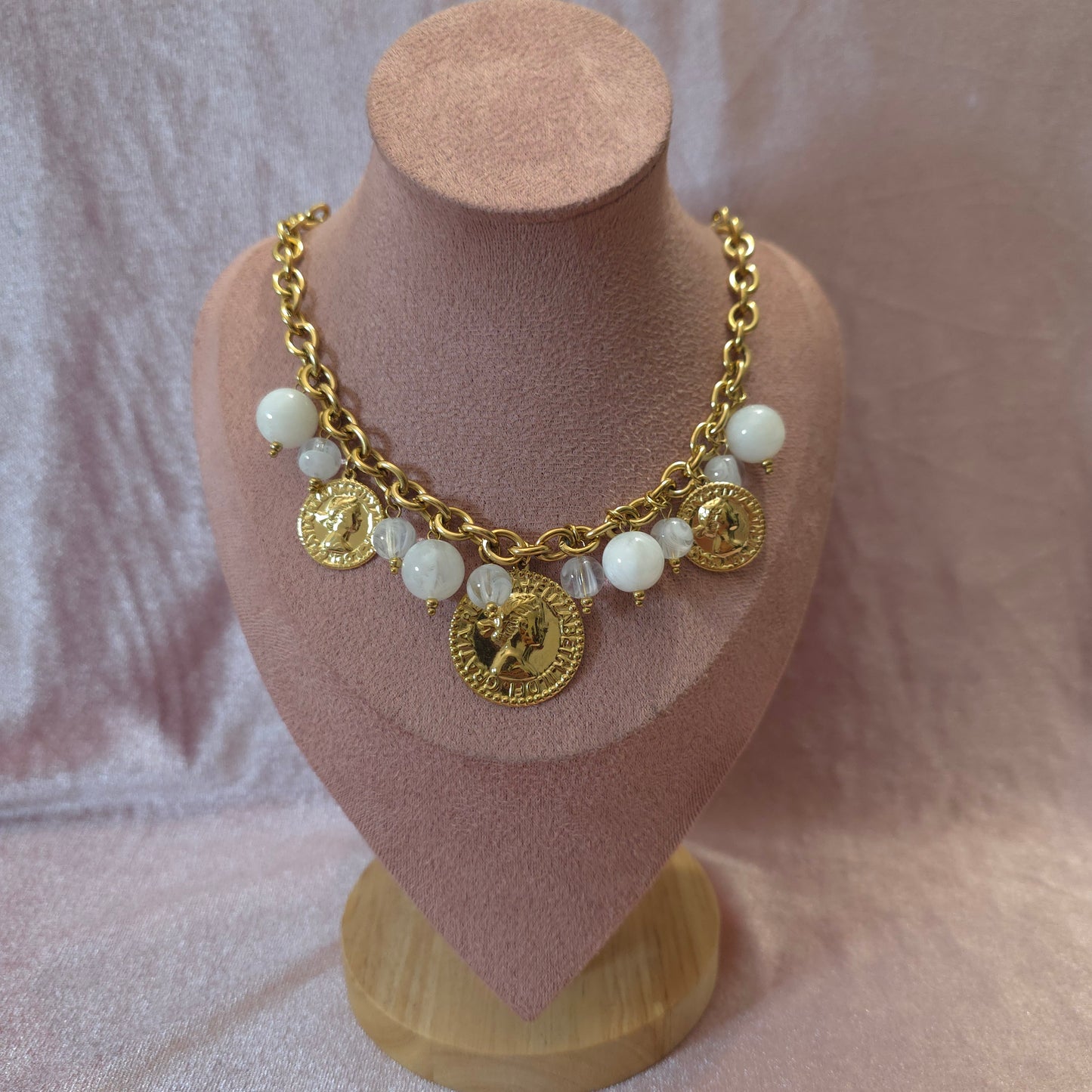 Collier 14