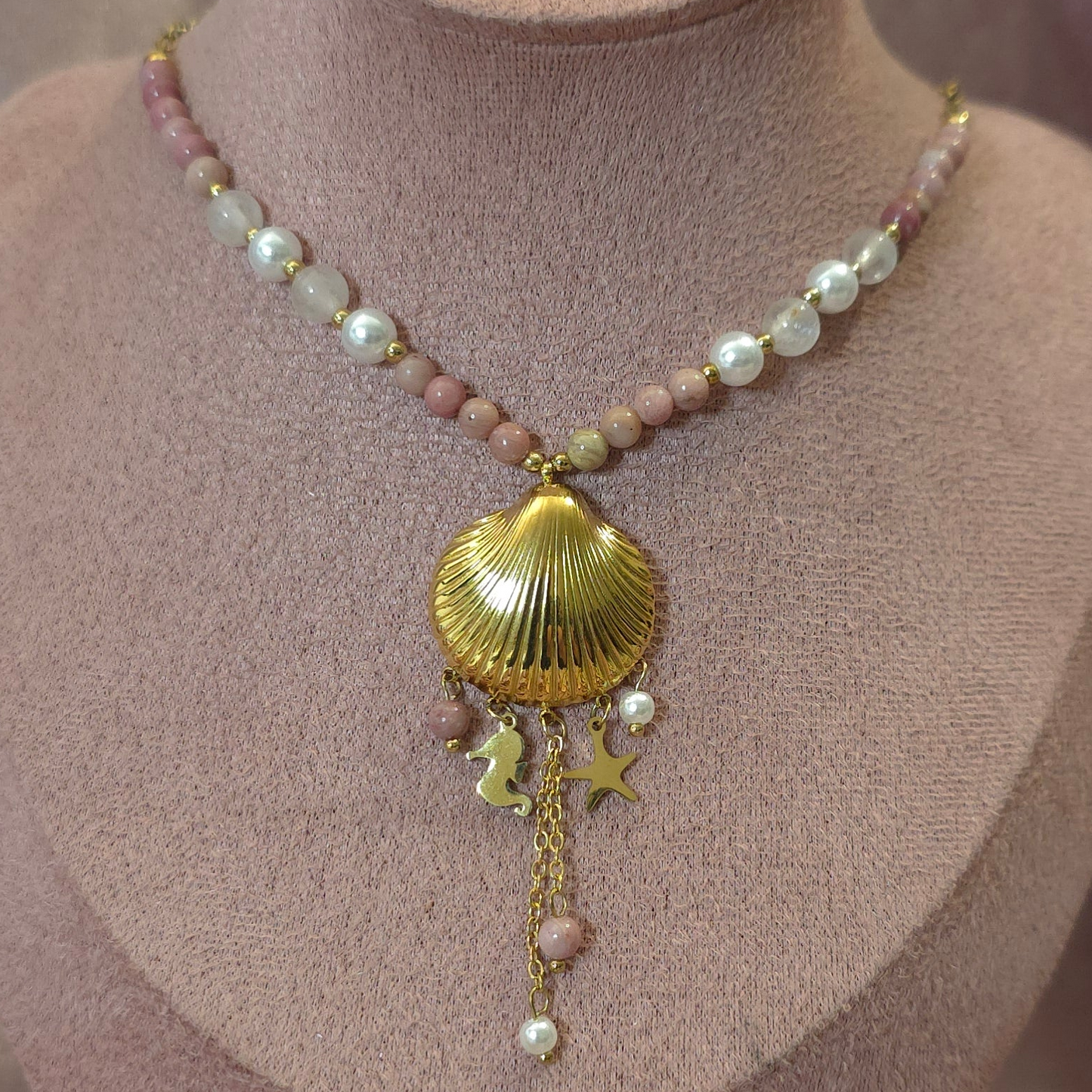 Collier coquillage rose