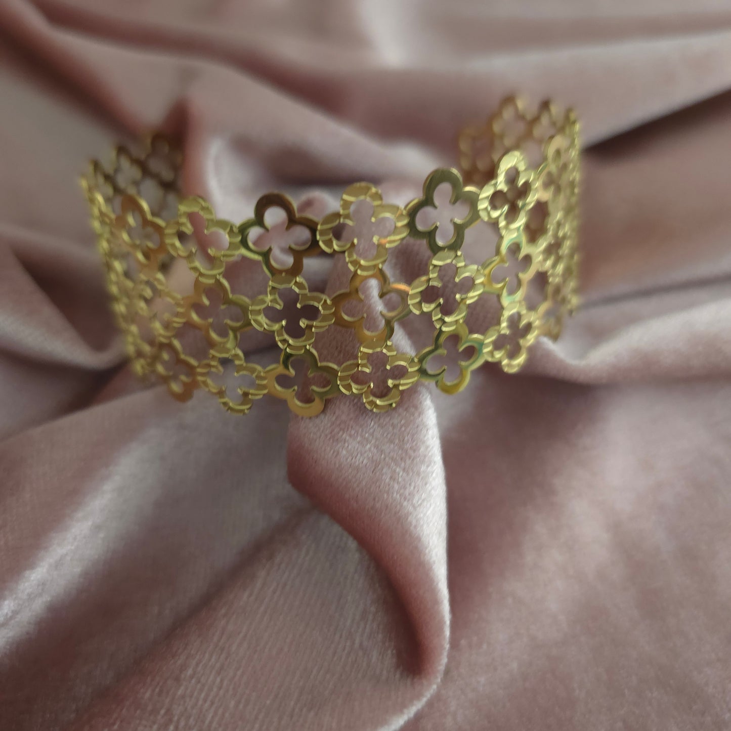 Bracelet manchon ajouré