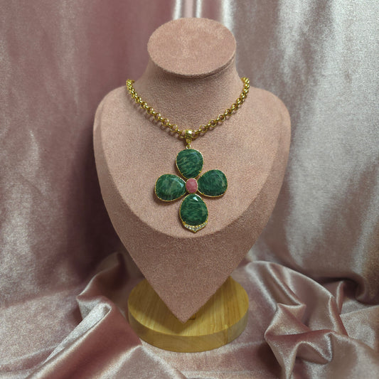 COLLIER Fleur pierre naturelle vert
