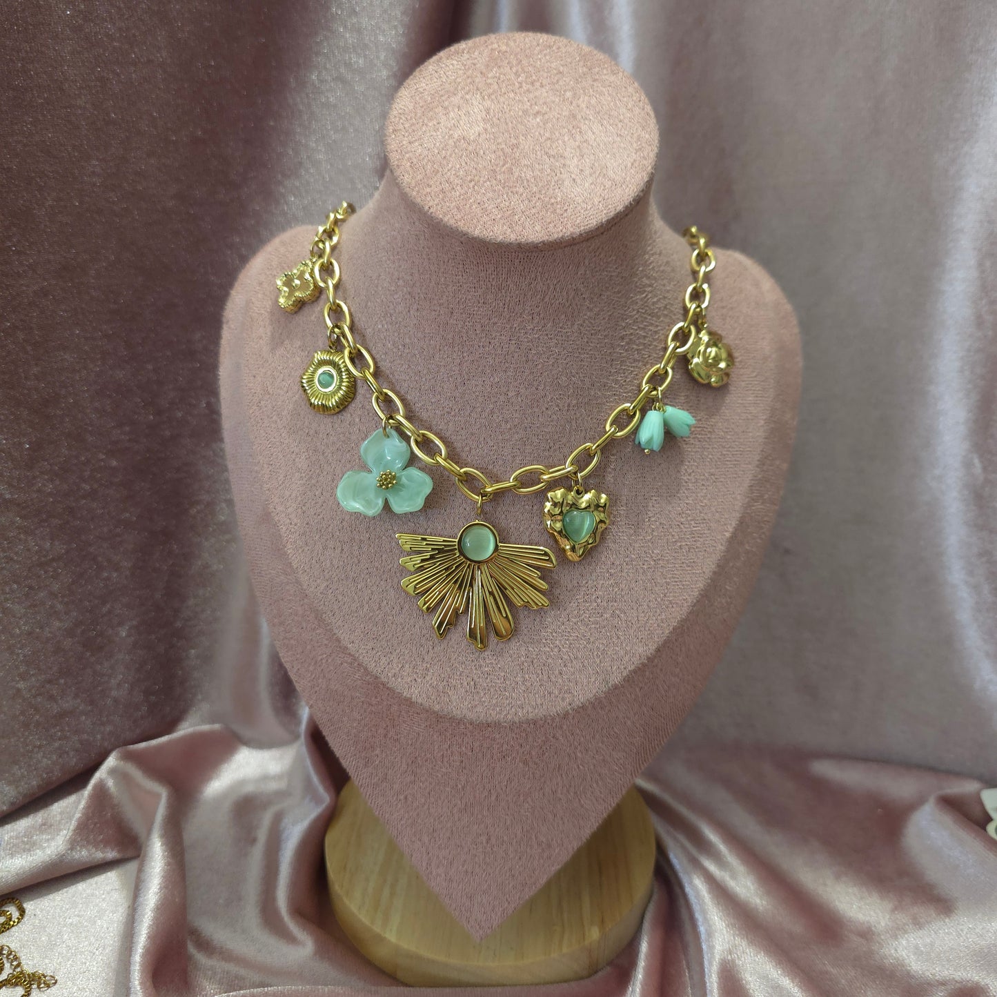 Collier 68