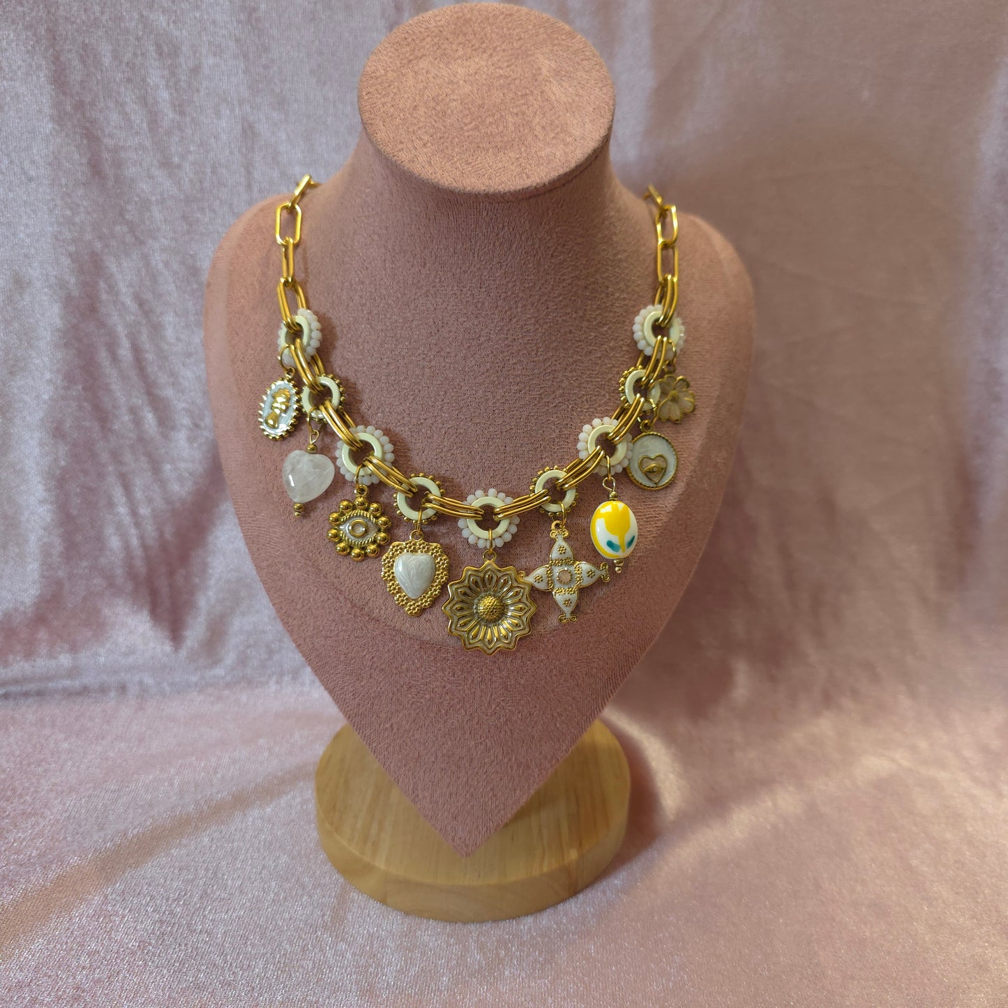Collier 12