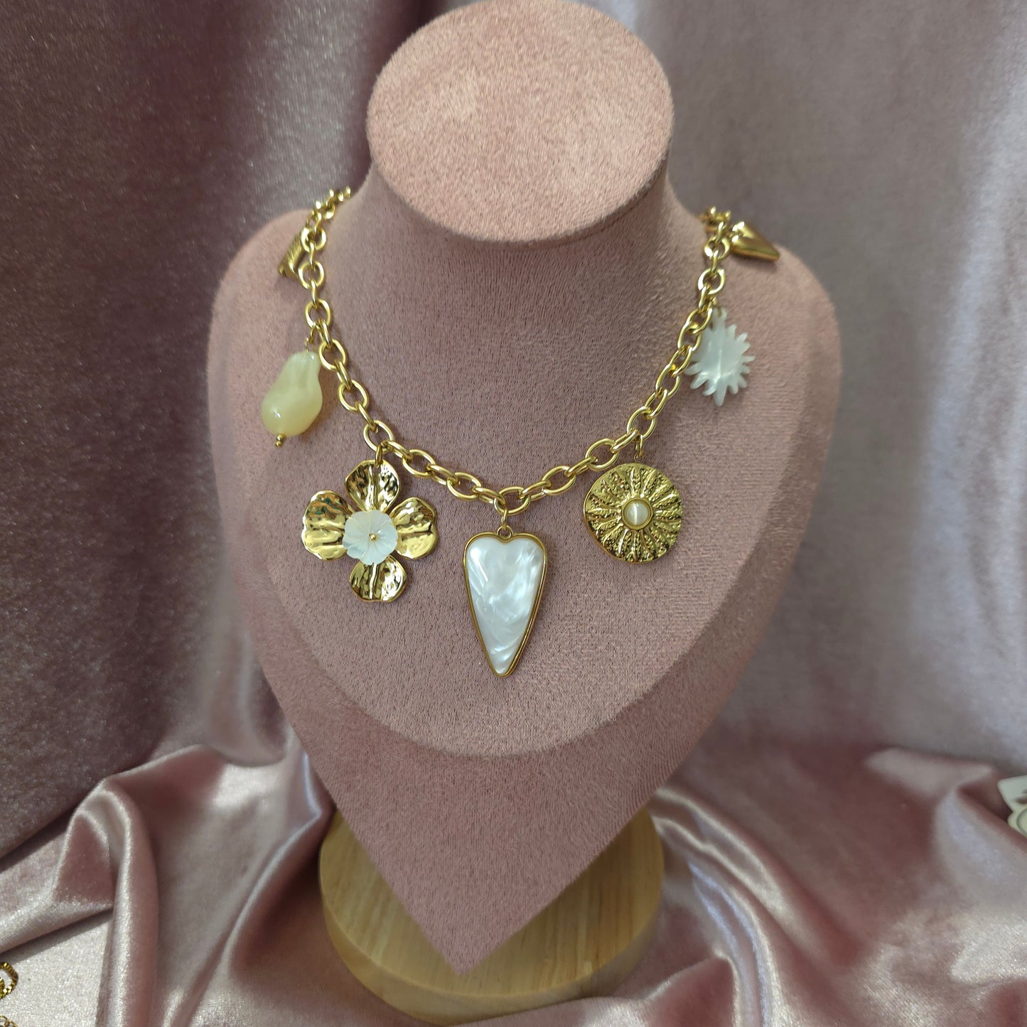 Collier 69