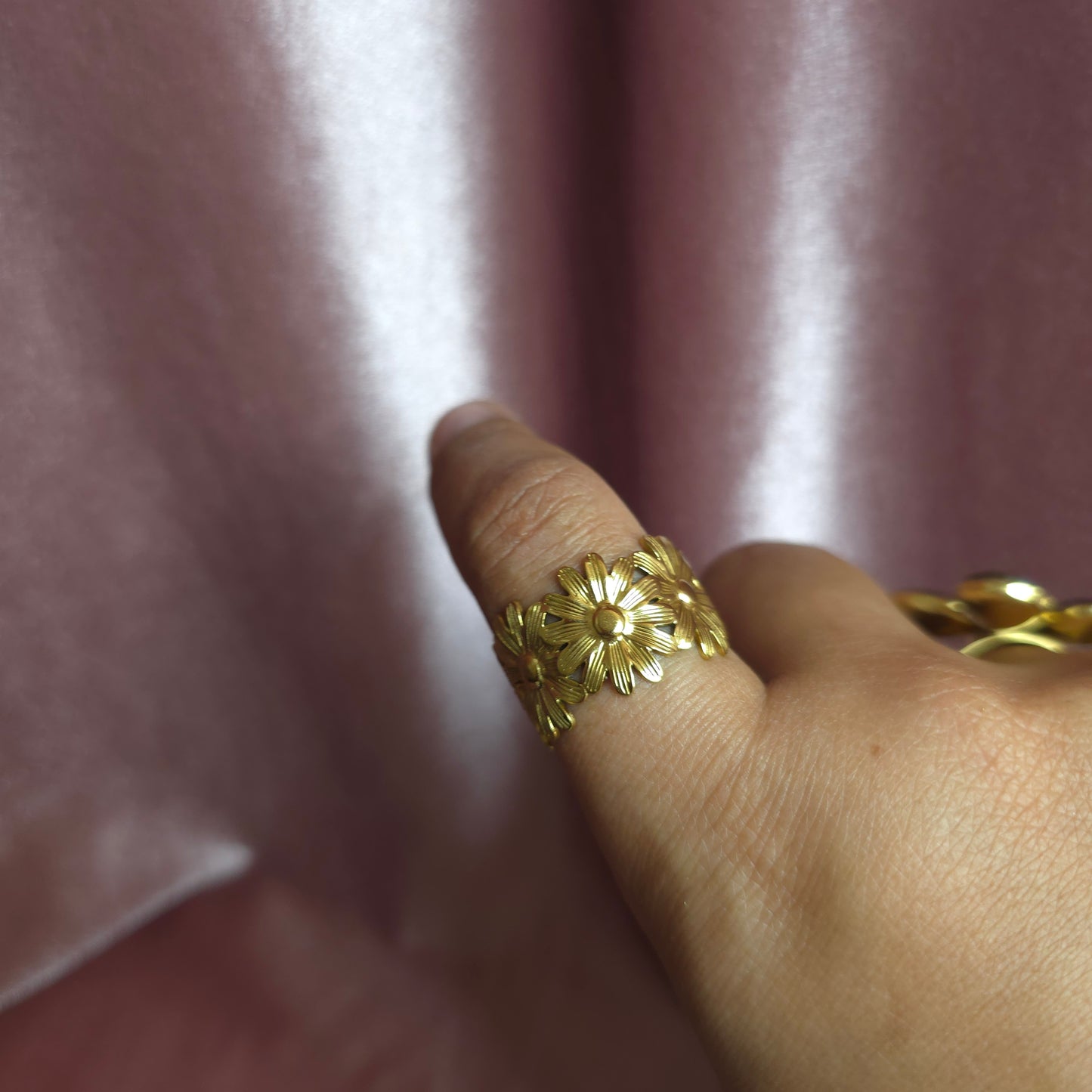 Bague fleur satine