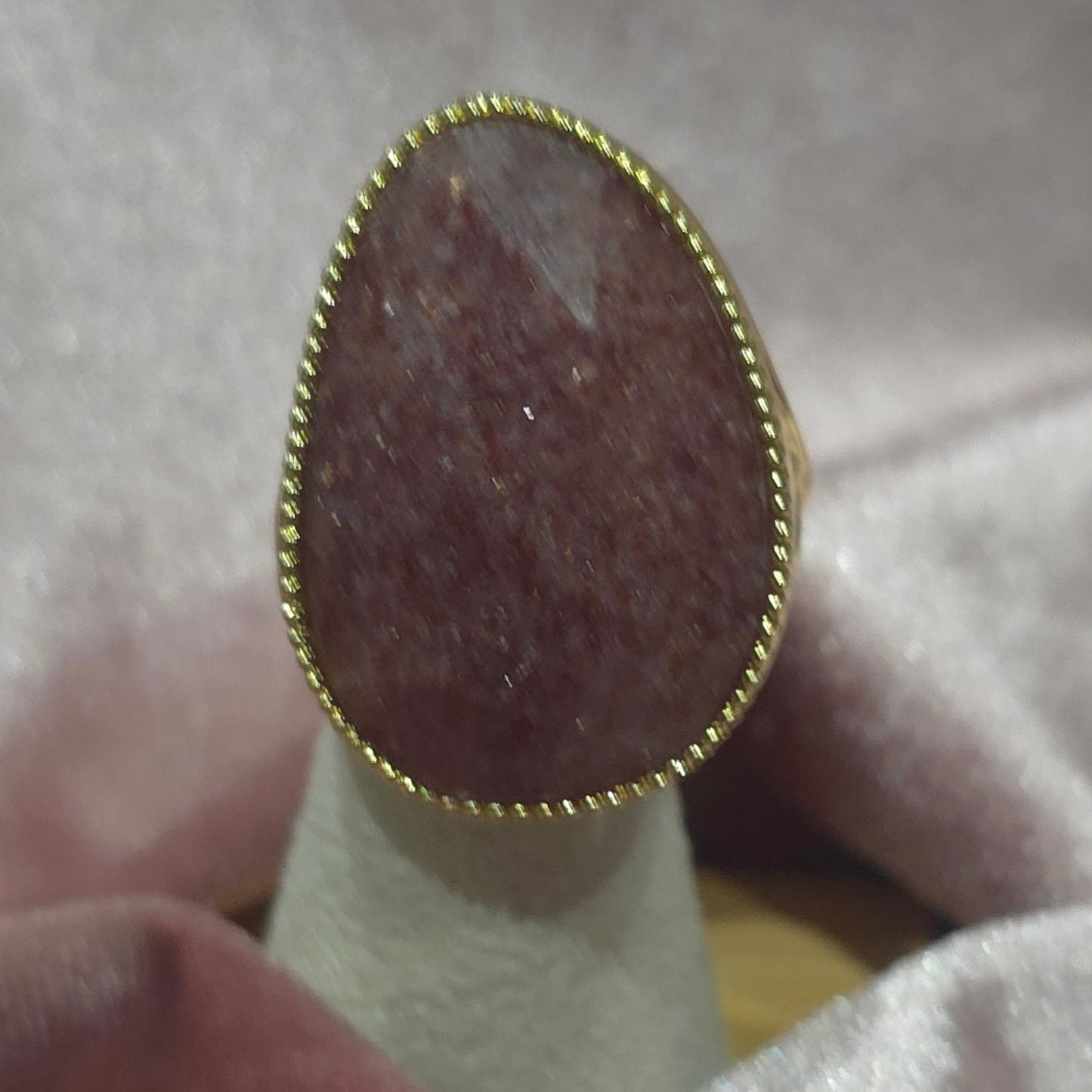 Bague ovoïde quartz Fraise