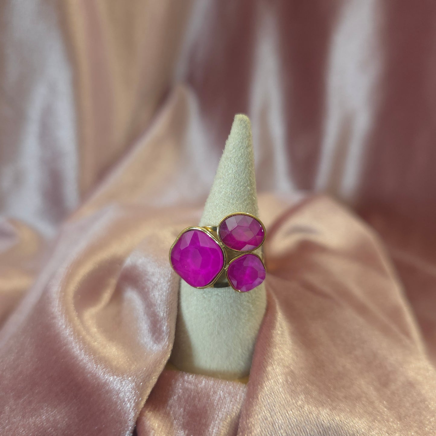 Bague cristal de verre fushia