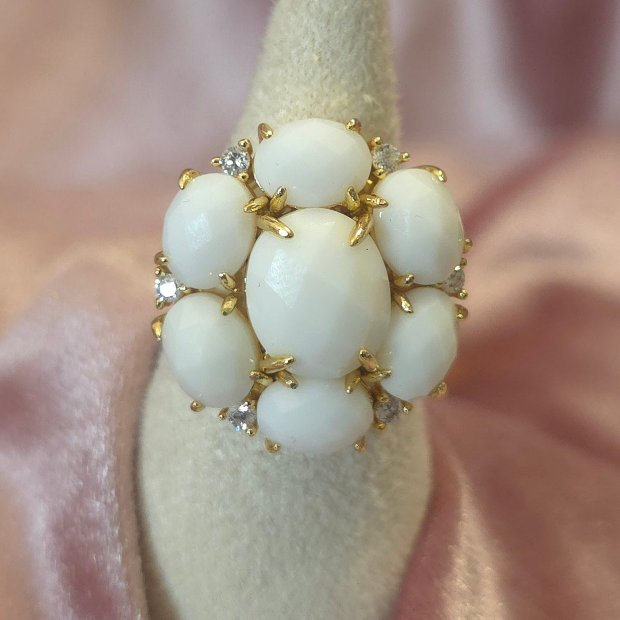 Bague mini fleur Jade Blanc