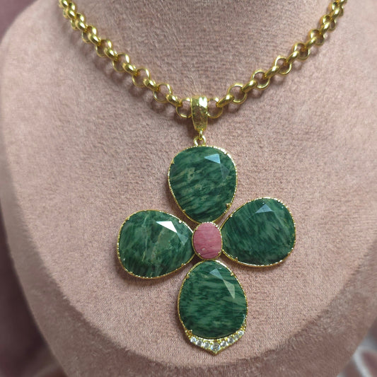 COLLIER Fleur pierre naturelle vert