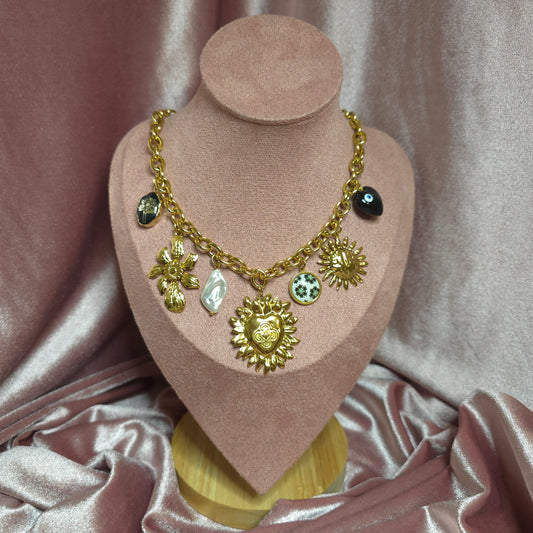COLLIER 28