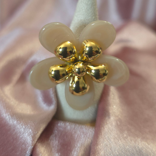 Bague fleur beige