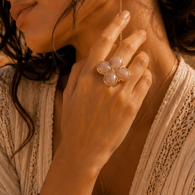 Bague 4 pétales pierre de soleil