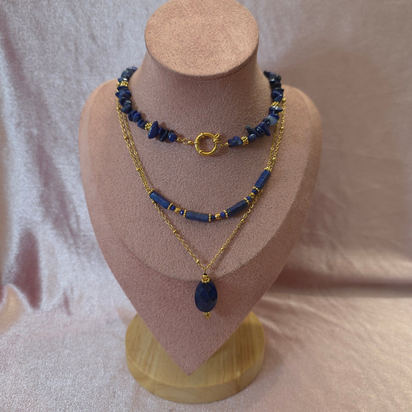 Collier 37