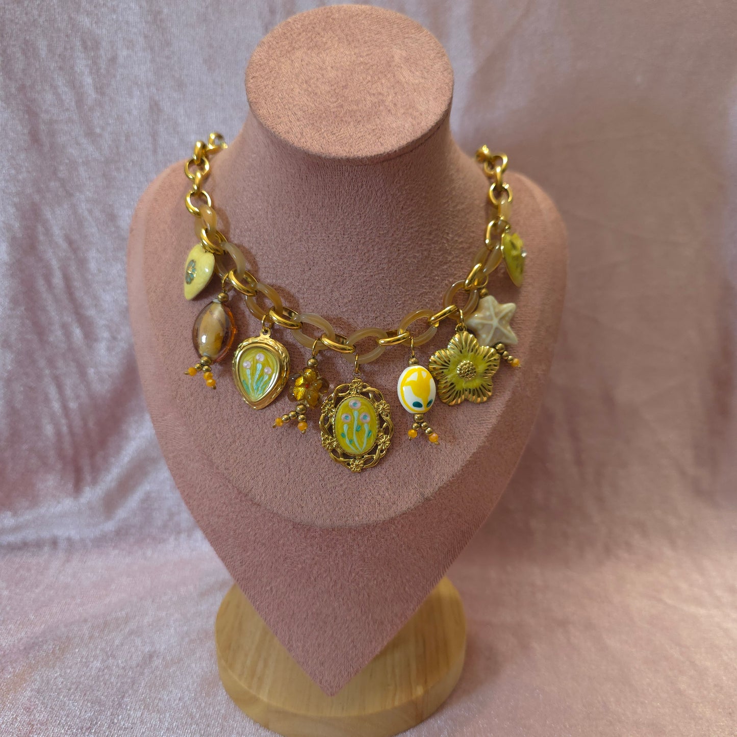 Collier 18