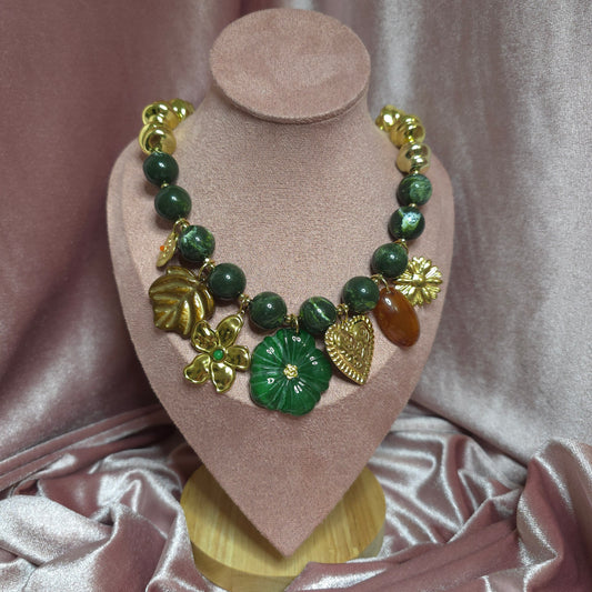 COLLIER 32