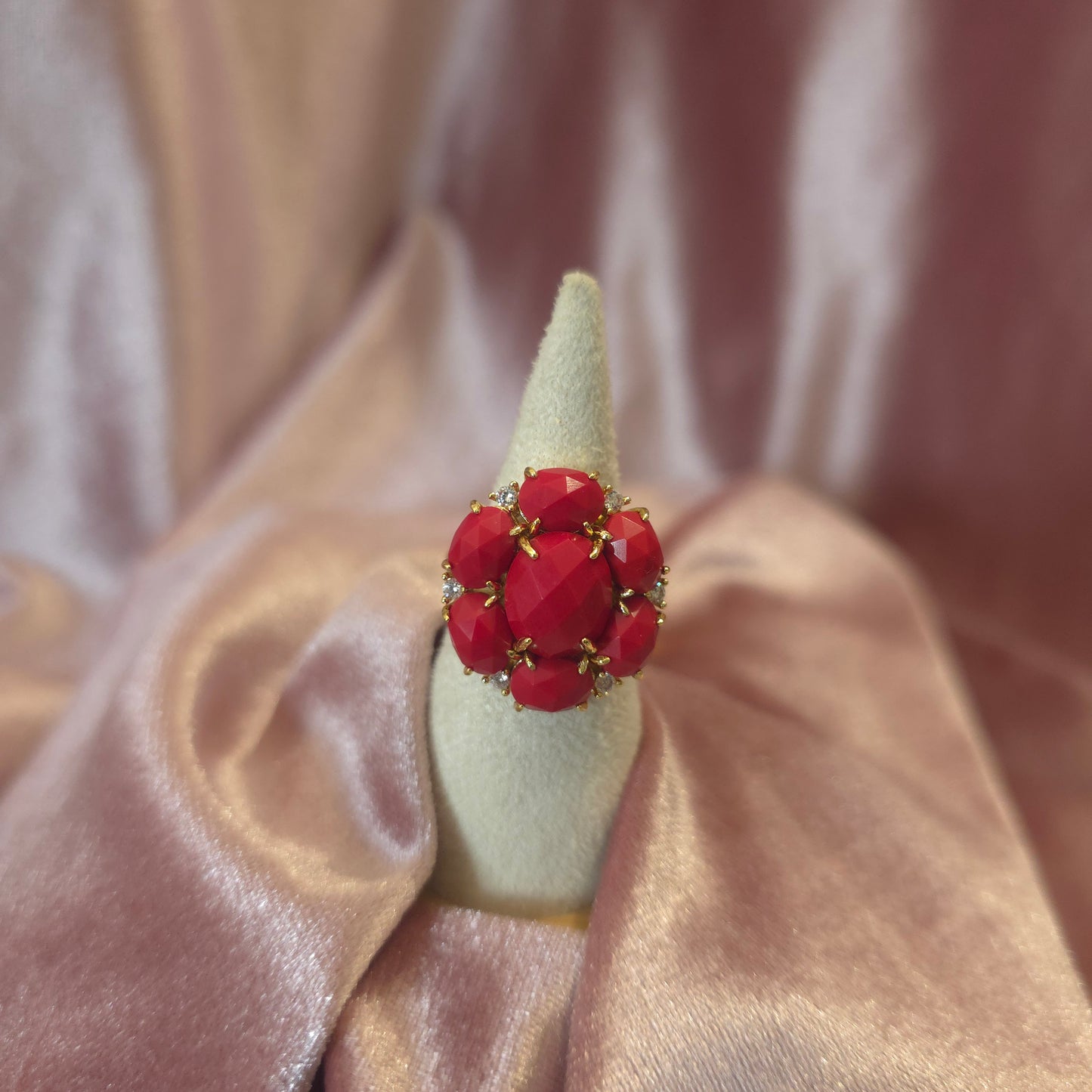 Bague mini fleur Jade Rouge