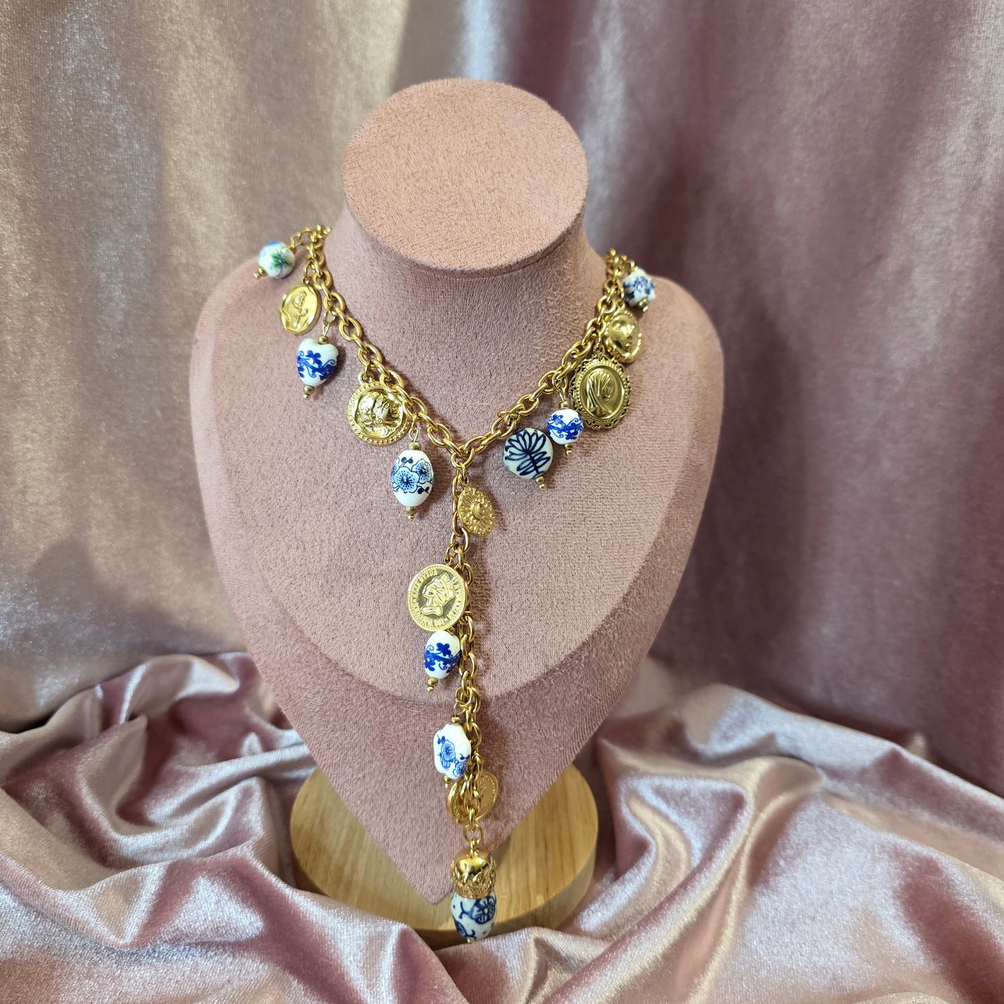 Collier Y