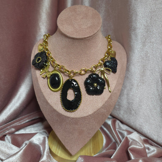 COLLIER 19