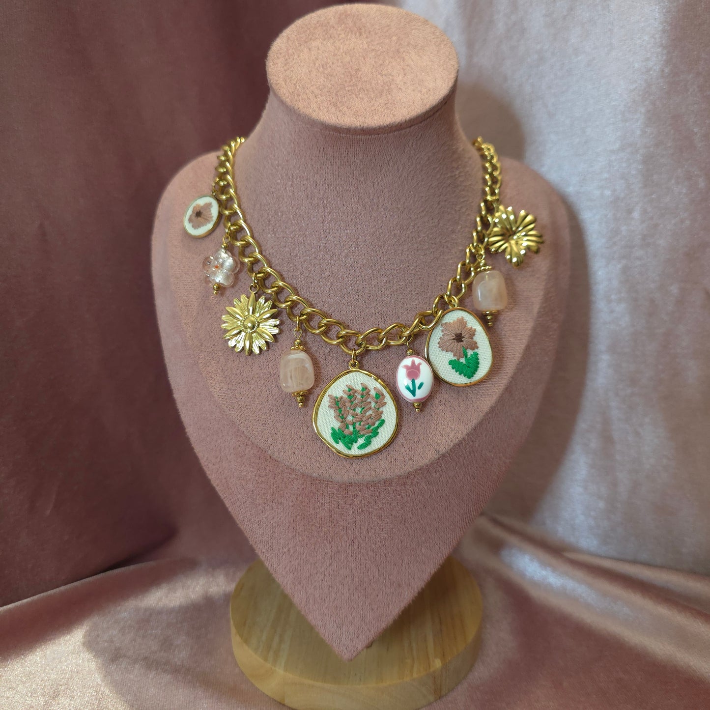 Collier 46