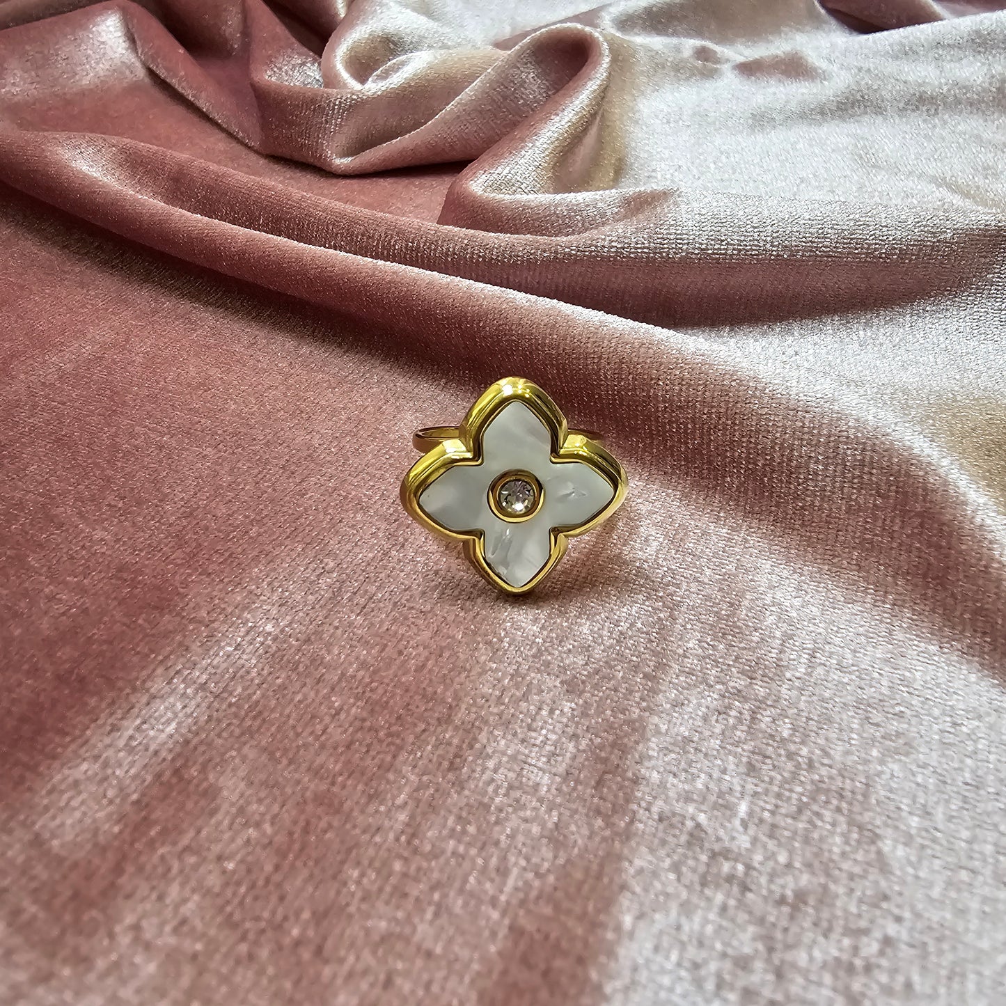 BAGUE NACRÉ BLANCHE INSPI LV