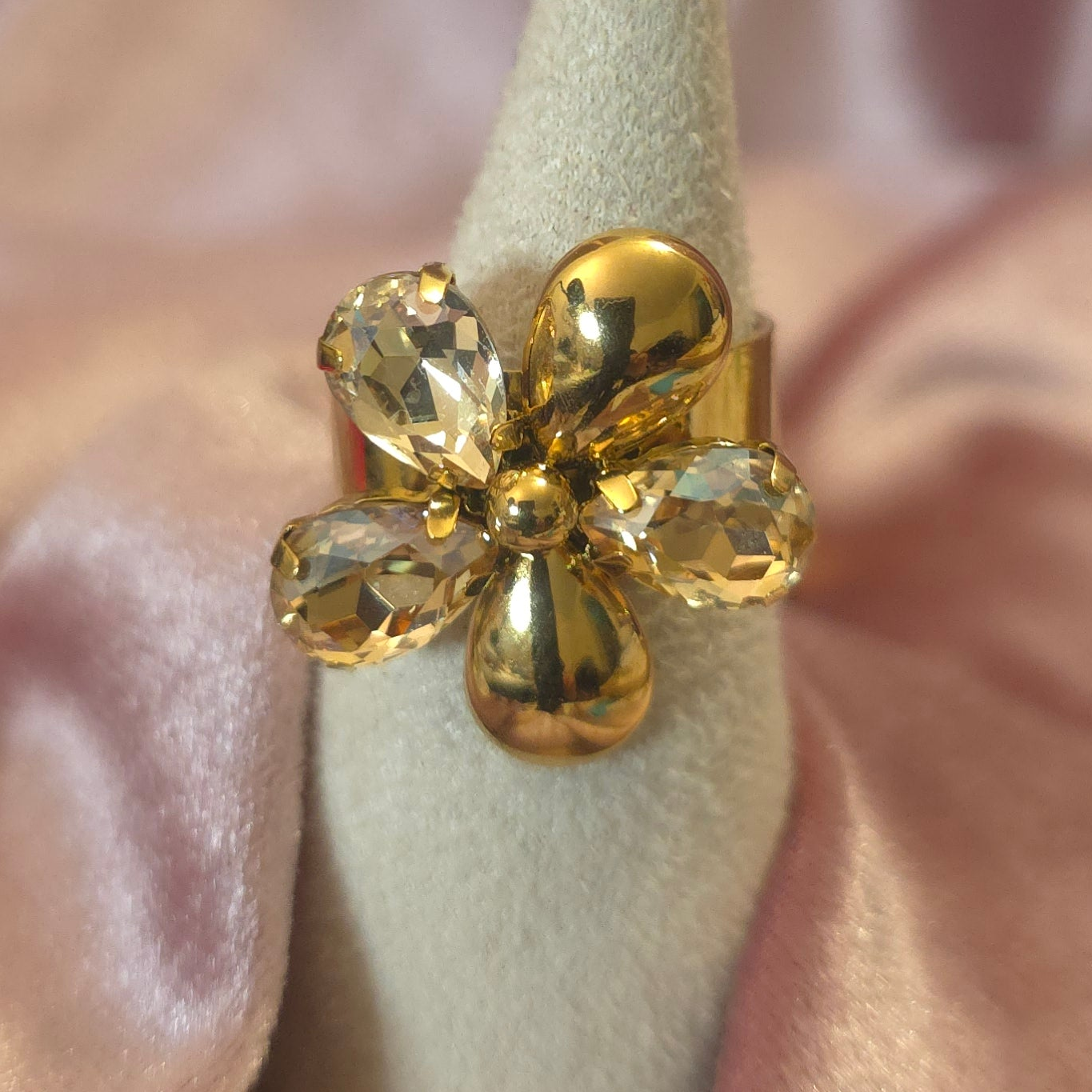 Bague petite fleur cristal dorée